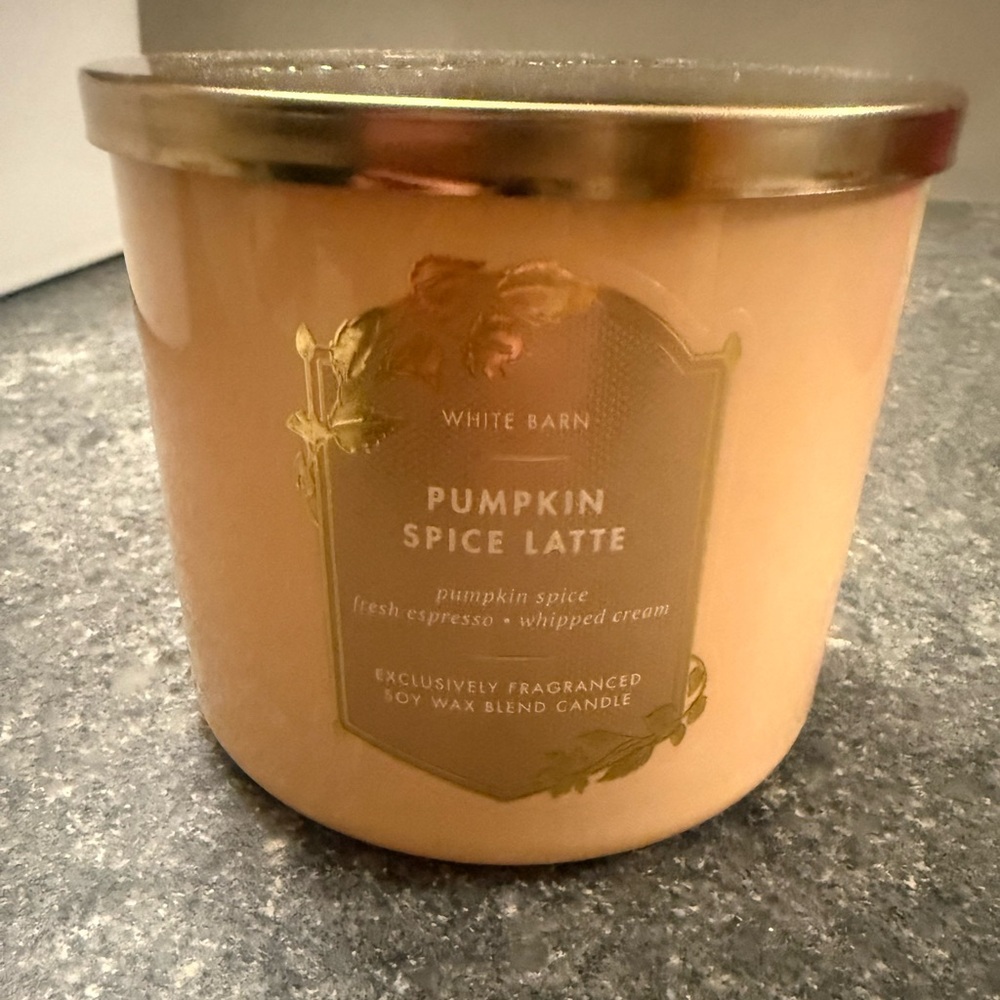 Bath & Bodyworks candle “Pumpkin Spice Latte” 14.5 oz